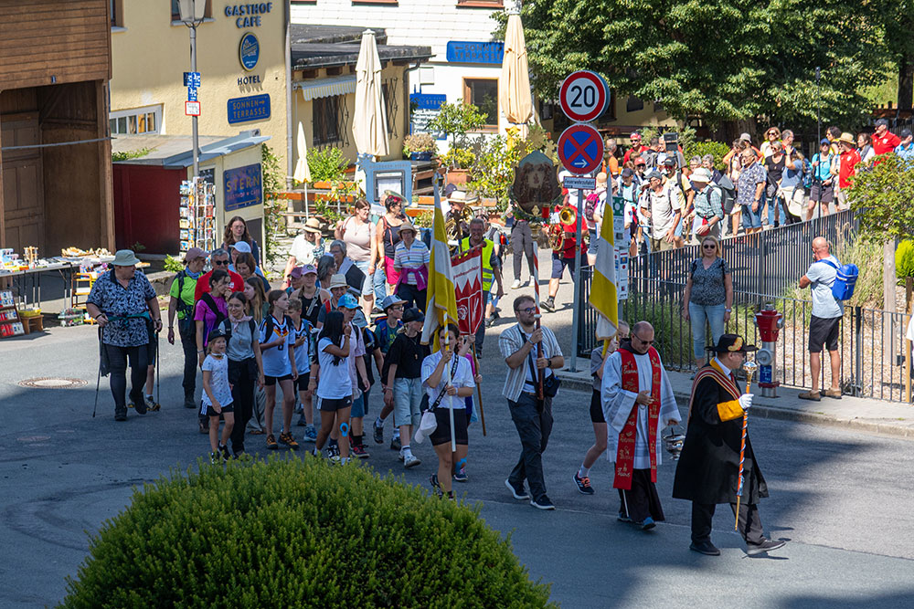 Wallfahrt-14H_04-050726_11